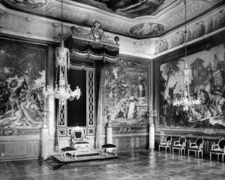 Barockschloss Mannheim, Audienzzimmer des Kaiserlichen Quartiers mit Wandteppichen, Aufnahme von 1897