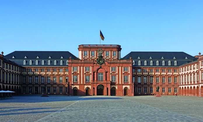 Barockschloss Mannheim, Blick auf das Schloss