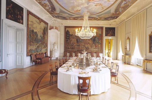 Mannheim Baroque Palace,  Ornamental silver in the antechamber