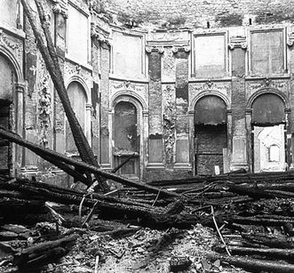 Zerstörter Rittersaal nach Luftangriffen im Zweiten Weltkrieg, Schloss Mannheim