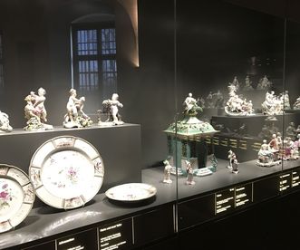 Kostbares Porzellan der Manufaktur Frankenthal, heute in der Ausstellung „Kunst und Kultur am Mannheimer Hof“