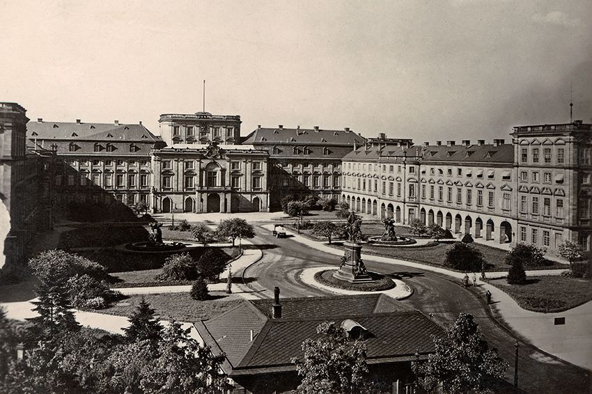 Barockschloss Mannheim, Historische Aufnahme Ehrenhof