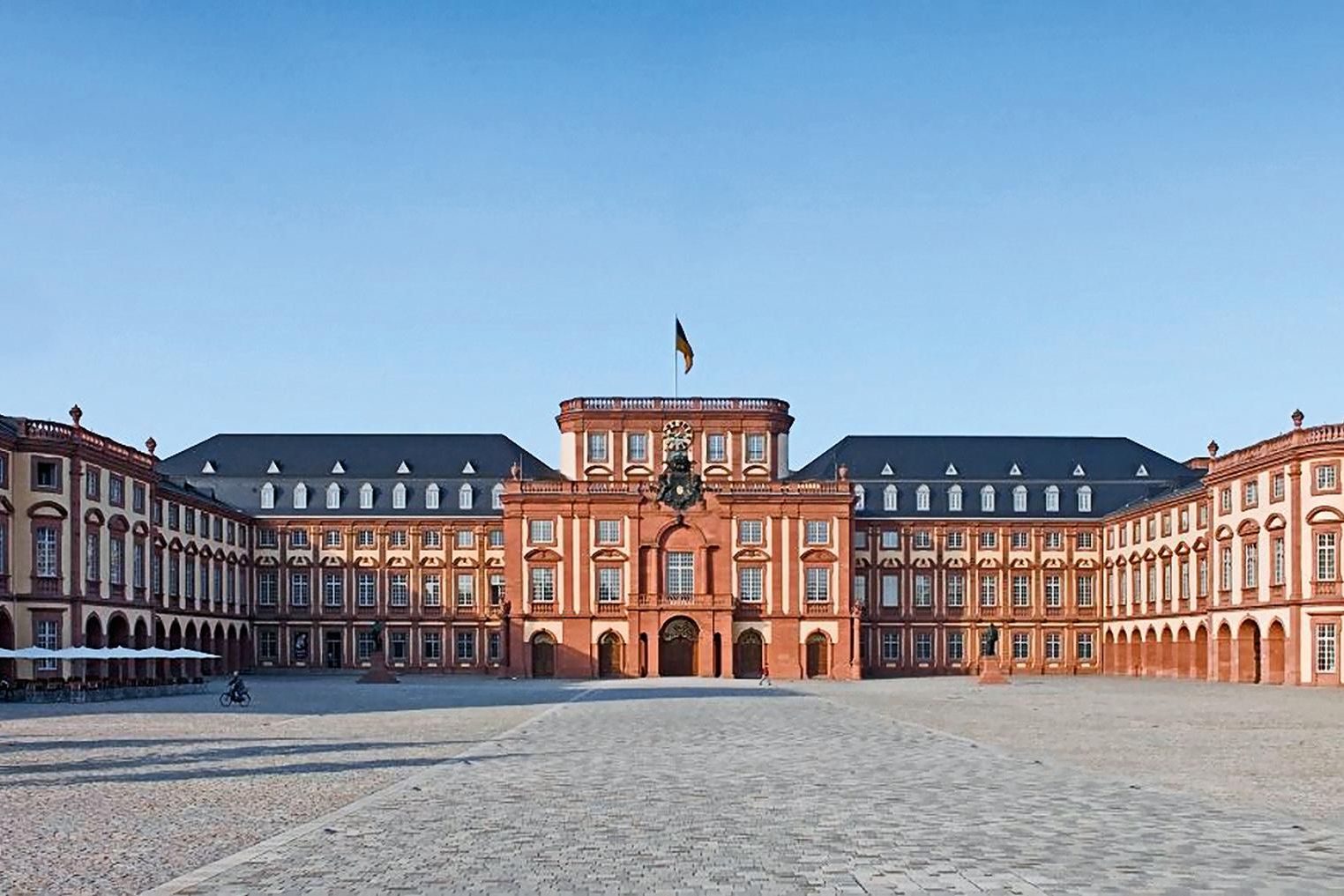 Barockschloss Mannheim, Außenansicht