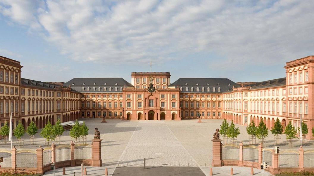 Barockschloss Mannheim, Ehrenhof 