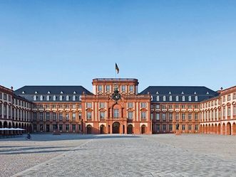 Schloss Mannheim, Außen, Ehrenhof