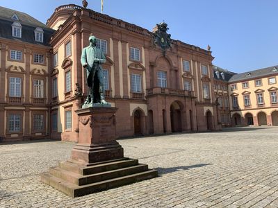 Barockschloss Mannheim, Ehrenhof 