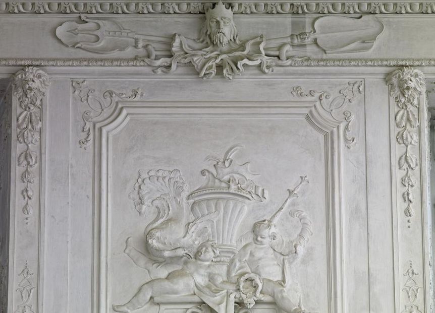 Stuckrelief von Paul Egell im Haupttreppenhaus von Schloss Mannheim, um 1728