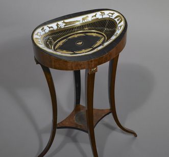 A wash basin from Sèvres, circa 1806 in Mannheim Palace